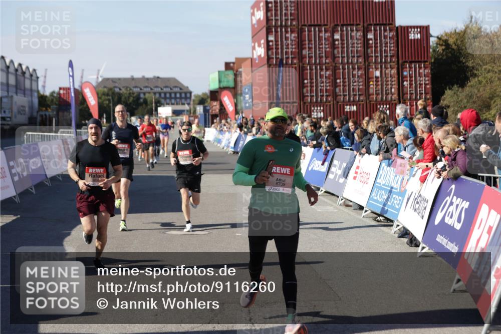 03.10.2025 - Köhlbrandbrückenlauf Jannik Wohlers http://msf.ph/oto/9116260 03.10.2025 13:02:45 Ziel 4116, 4579, 5245, 5726, 5793, 5810, 6175, 6255, 6321, 6447, 6479, 6739, 6783 meine-sportfotos.de