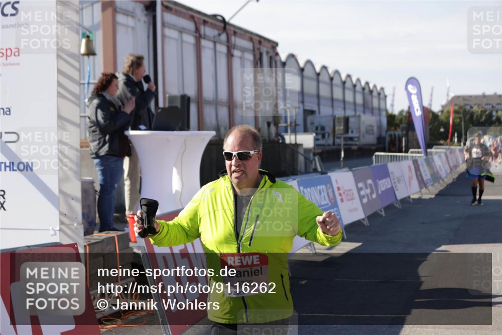 03.10.2025 - Köhlbrandbrückenlauf Jannik Wohlers http://msf.ph/oto/9116262 03.10.2025 13:33:19 Ziel 4755, 4775, 5413, 5783 meine-sportfotos.de