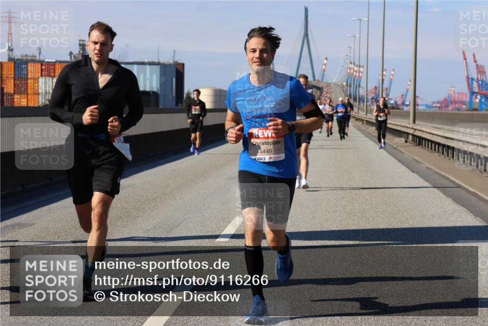 03.10.2025 - Köhlbrandbrückenlauf Strokosch-Dieckow http://msf.ph/oto/9116266 03.10.2025 12:50:43 Position 3 0, 0, 4449 meine-sportfotos.de