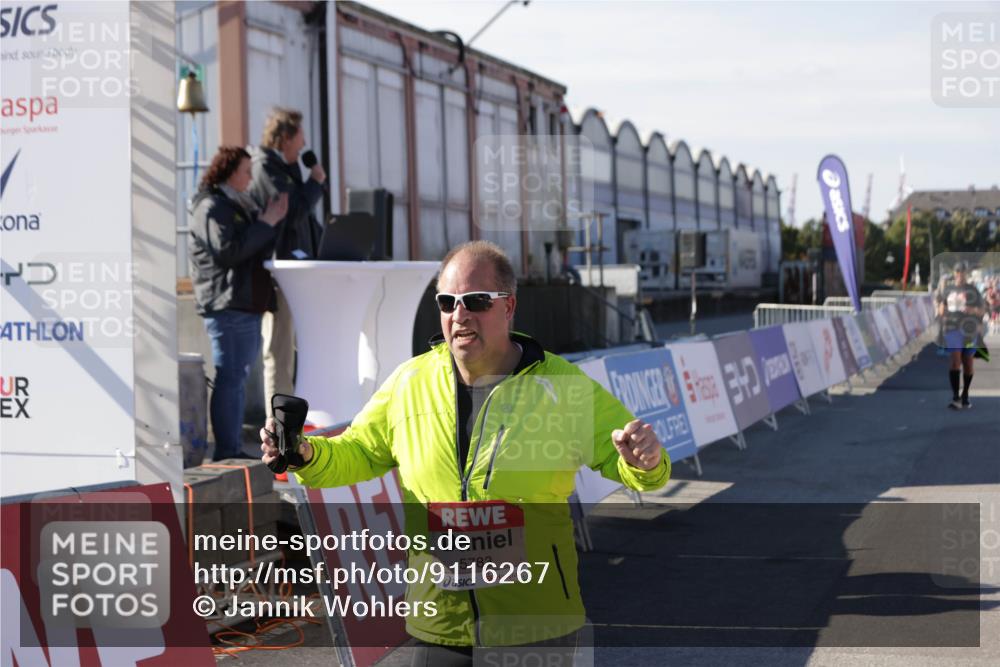 03.10.2025 - Köhlbrandbrückenlauf Jannik Wohlers http://msf.ph/oto/9116267 03.10.2025 13:33:19 Ziel 4755, 4775, 5413, 5783 meine-sportfotos.de