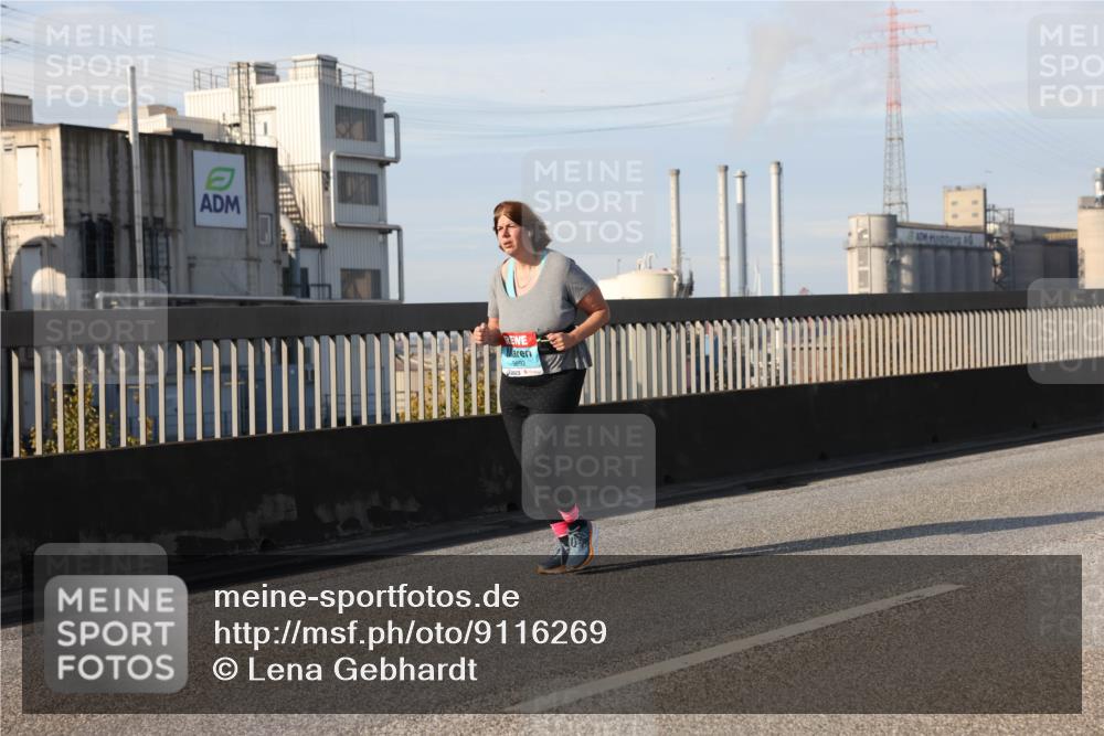 03.10.2025 - Köhlbrandbrückenlauf Lena Gebhardt http://msf.ph/oto/9116269 03.10.2025 10:19:48 Position 2  meine-sportfotos.de