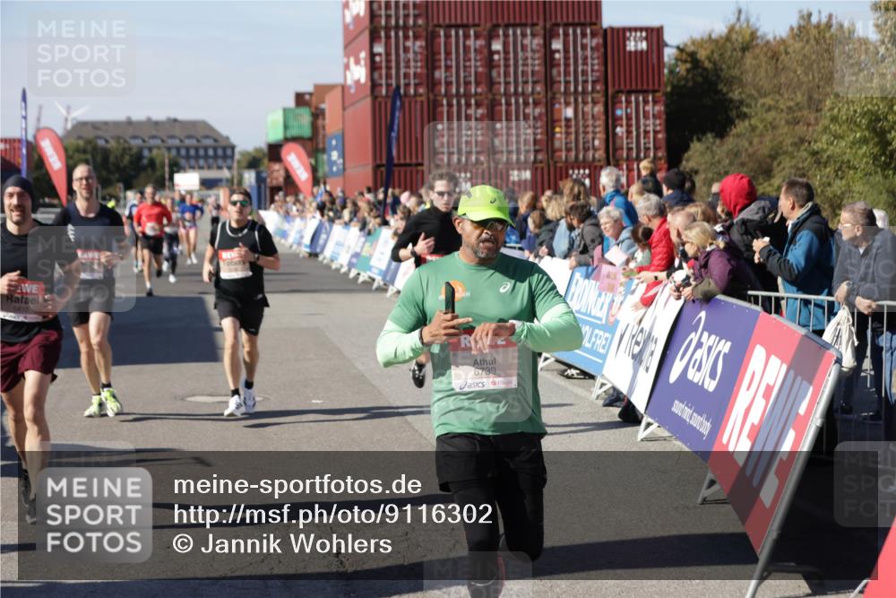 03.10.2025 - Köhlbrandbrückenlauf Jannik Wohlers http://msf.ph/oto/9116302 03.10.2025 13:02:46 Ziel 4116, 4579, 5245, 5726, 5793, 5810, 6175, 6255, 6447, 6739, 6783 meine-sportfotos.de