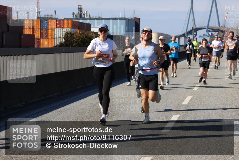 03.10.2025 - Köhlbrandbrückenlauf Strokosch-Dieckow http://msf.ph/oto/9116307 03.10.2025 12:50:52 Position 3 6786 meine-sportfotos.de