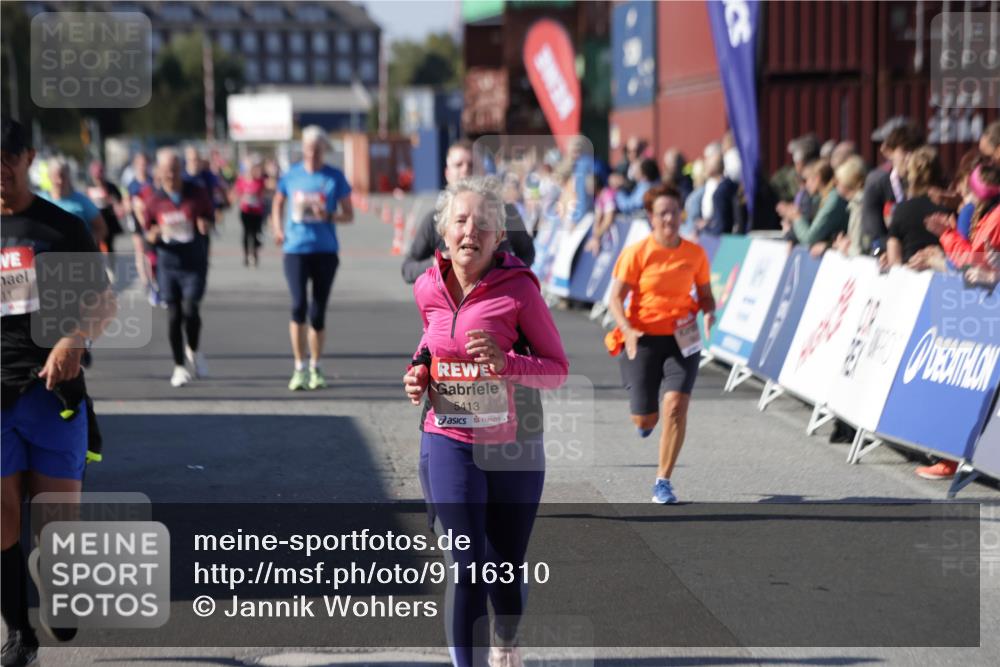 03.10.2025 - Köhlbrandbrückenlauf Jannik Wohlers http://msf.ph/oto/9116310 03.10.2025 13:33:24 Ziel 4755, 4775, 5211, 5413, 5549, 5783, 6276 meine-sportfotos.de