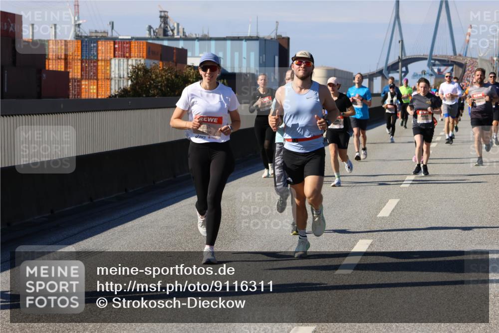 03.10.2025 - Köhlbrandbrückenlauf Strokosch-Dieckow http://msf.ph/oto/9116311 03.10.2025 12:50:52 Position 3 6786 meine-sportfotos.de
