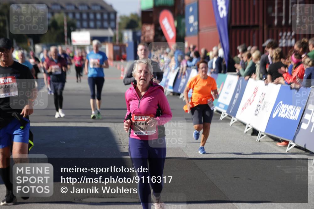 03.10.2025 - Köhlbrandbrückenlauf Jannik Wohlers http://msf.ph/oto/9116317 03.10.2025 13:33:24 Ziel 4755, 4775, 5211, 5413, 5549, 5783, 6276 meine-sportfotos.de