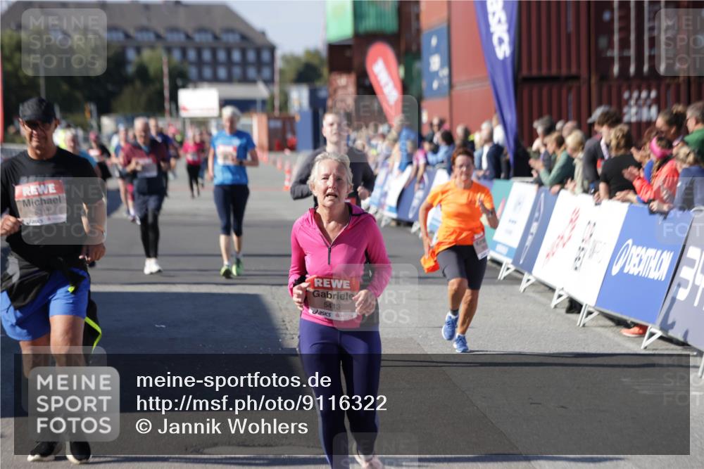 03.10.2025 - Köhlbrandbrückenlauf Jannik Wohlers http://msf.ph/oto/9116322 03.10.2025 13:33:24 Ziel 4755, 4775, 5211, 5413, 5549, 5783, 6276 meine-sportfotos.de