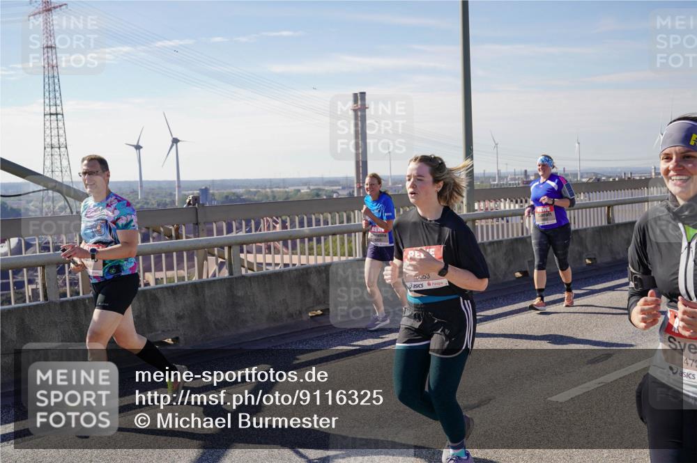 03.10.2025 - Köhlbrandbrückenlauf Michael Burmester http://msf.ph/oto/9116325 03.10.2025 12:57:57 Position 2 053, 472 meine-sportfotos.de