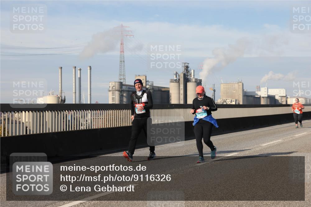 03.10.2025 - Köhlbrandbrückenlauf Lena Gebhardt http://msf.ph/oto/9116326 03.10.2025 10:20:16 Position 2  meine-sportfotos.de