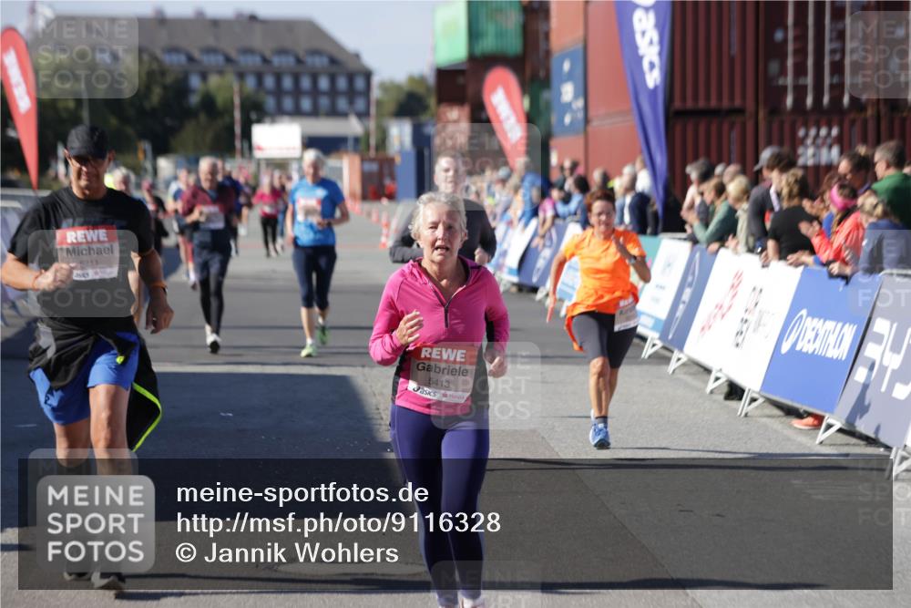 03.10.2025 - Köhlbrandbrückenlauf Jannik Wohlers http://msf.ph/oto/9116328 03.10.2025 13:33:24 Ziel 4755, 4775, 5211, 5413, 5549, 5783, 6276 meine-sportfotos.de