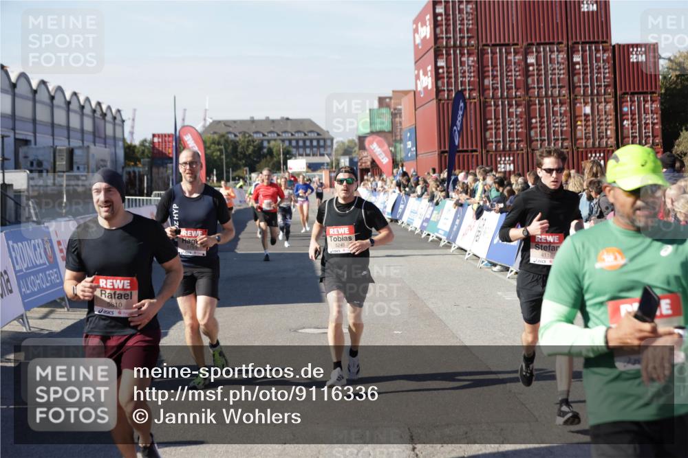 03.10.2025 - Köhlbrandbrückenlauf Jannik Wohlers http://msf.ph/oto/9116336 03.10.2025 13:02:46 Ziel 4116, 4579, 5245, 5726, 5793, 5810, 6175, 6255, 6447, 6739, 6783 meine-sportfotos.de