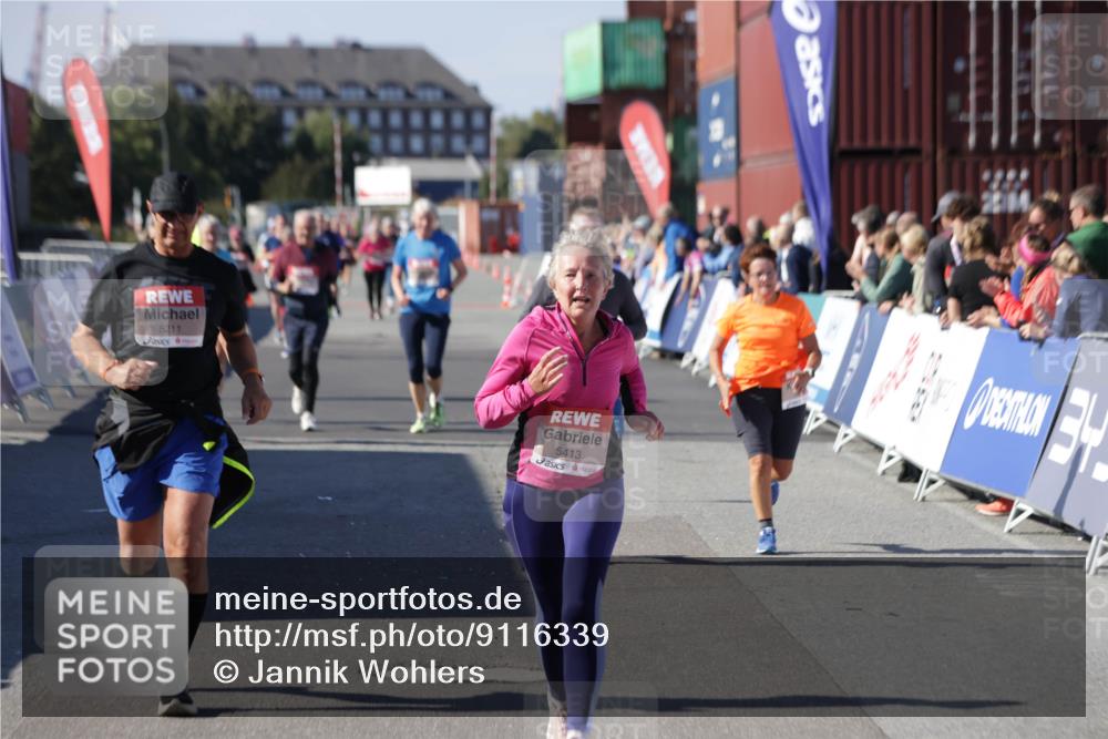 03.10.2025 - Köhlbrandbrückenlauf Jannik Wohlers http://msf.ph/oto/9116339 03.10.2025 13:33:24 Ziel 4755, 4775, 5211, 5413, 5549, 5783, 6276 meine-sportfotos.de