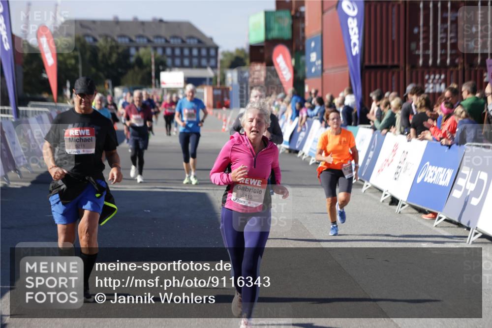 03.10.2025 - Köhlbrandbrückenlauf Jannik Wohlers http://msf.ph/oto/9116343 03.10.2025 13:33:24 Ziel 4755, 4775, 5211, 5413, 5549, 5783, 6276 meine-sportfotos.de