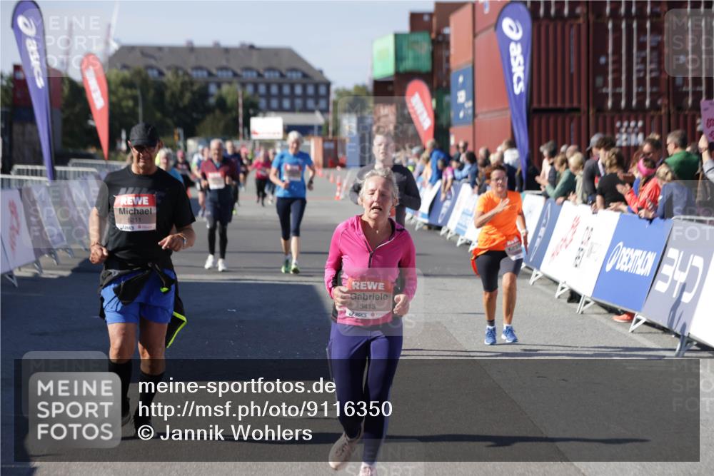 03.10.2025 - Köhlbrandbrückenlauf Jannik Wohlers http://msf.ph/oto/9116350 03.10.2025 13:33:24 Ziel 4755, 4775, 5211, 5413, 5549, 5783, 6276 meine-sportfotos.de