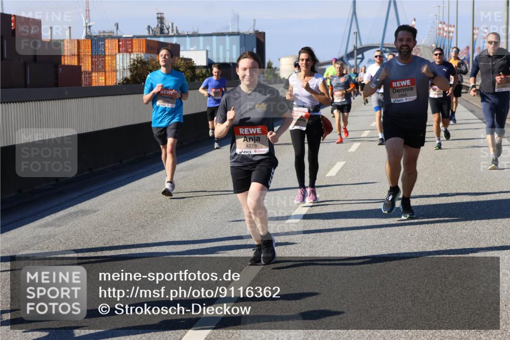 03.10.2025 - Köhlbrandbrückenlauf Strokosch-Dieckow http://msf.ph/oto/9116362 03.10.2025 12:50:58 Position 3 4278, 5968 meine-sportfotos.de
