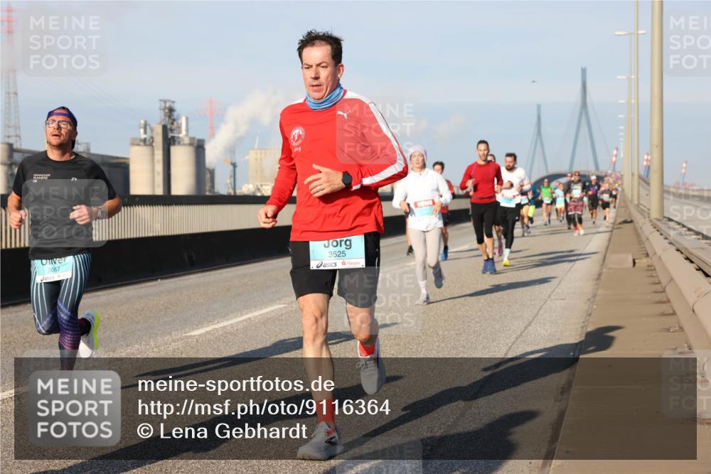 03.10.2025 - Köhlbrandbrückenlauf Lena Gebhardt http://msf.ph/oto/9116364 03.10.2025 09:44:02 Position 2 3087, 3525 meine-sportfotos.de
