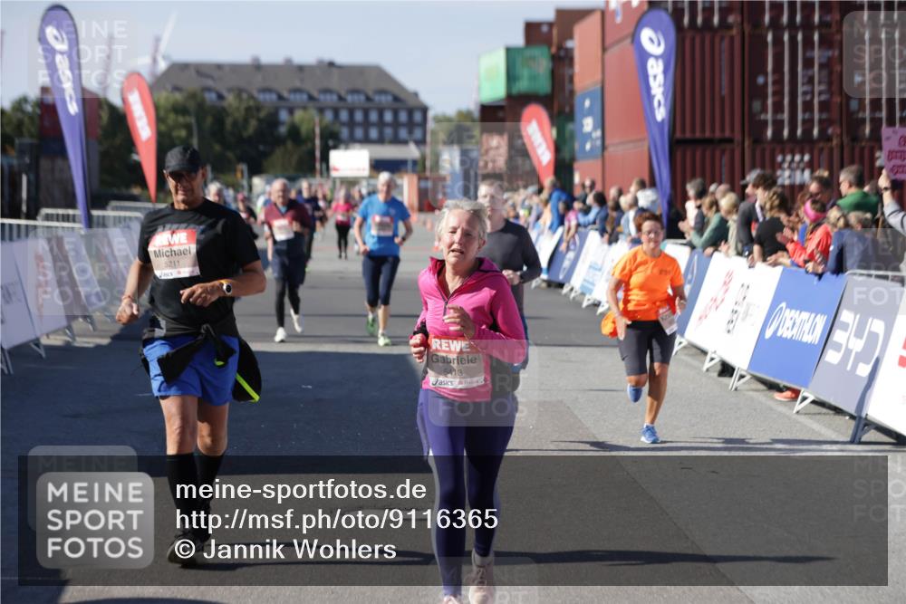 03.10.2025 - Köhlbrandbrückenlauf Jannik Wohlers http://msf.ph/oto/9116365 03.10.2025 13:33:24 Ziel 4755, 4775, 5211, 5413, 5549, 5783, 6276 meine-sportfotos.de