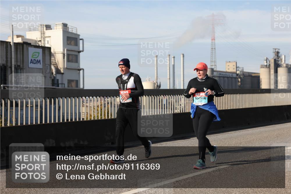 03.10.2025 - Köhlbrandbrückenlauf Lena Gebhardt http://msf.ph/oto/9116369 03.10.2025 10:20:18 Position 2 2507 meine-sportfotos.de