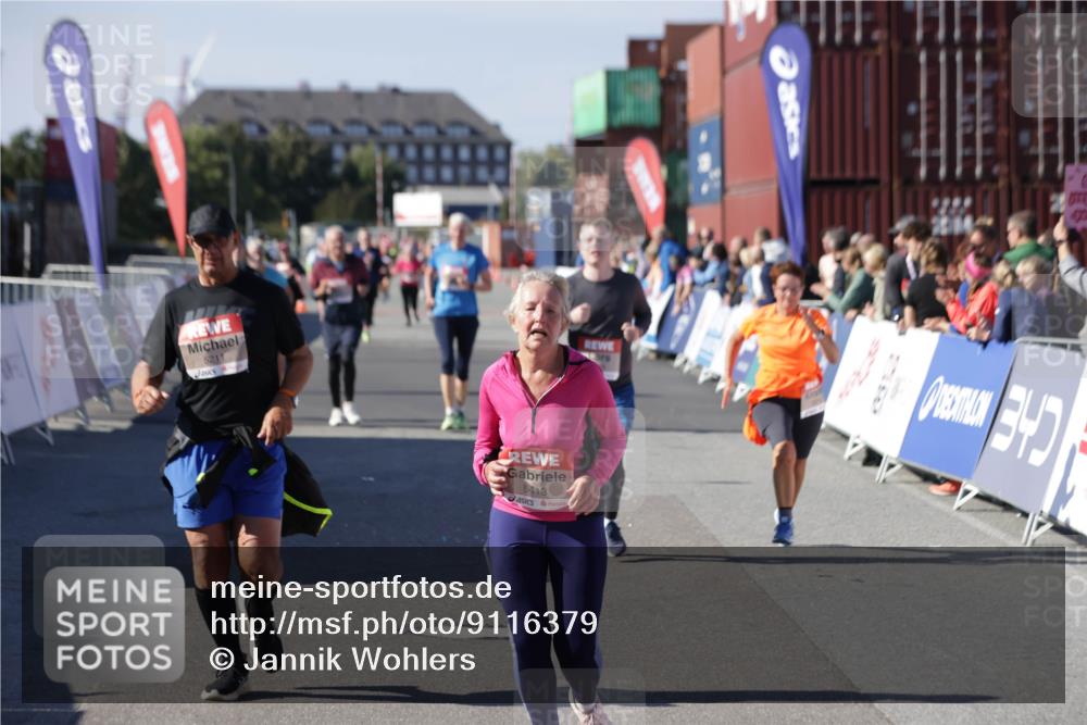 03.10.2025 - Köhlbrandbrückenlauf Jannik Wohlers http://msf.ph/oto/9116379 03.10.2025 13:33:25 Ziel 4755, 4775, 5211, 5413, 5549, 5783, 6276 meine-sportfotos.de