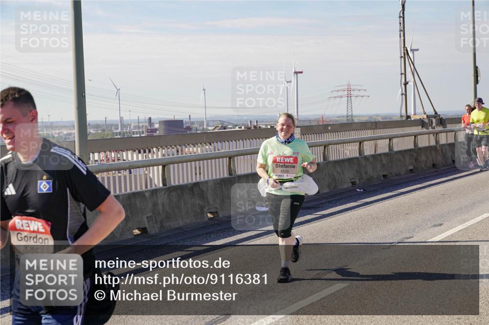 03.10.2025 - Köhlbrandbrückenlauf Michael Burmester http://msf.ph/oto/9116381 03.10.2025 12:58:03 Position 2 5256, 4120 meine-sportfotos.de