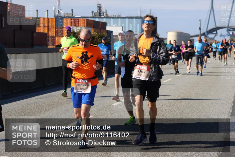 03.10.2025 - Köhlbrandbrückenlauf Strokosch-Dieckow http://msf.ph/oto/9116402 03.10.2025 12:51:05 Position 3 5952, 5951 meine-sportfotos.de