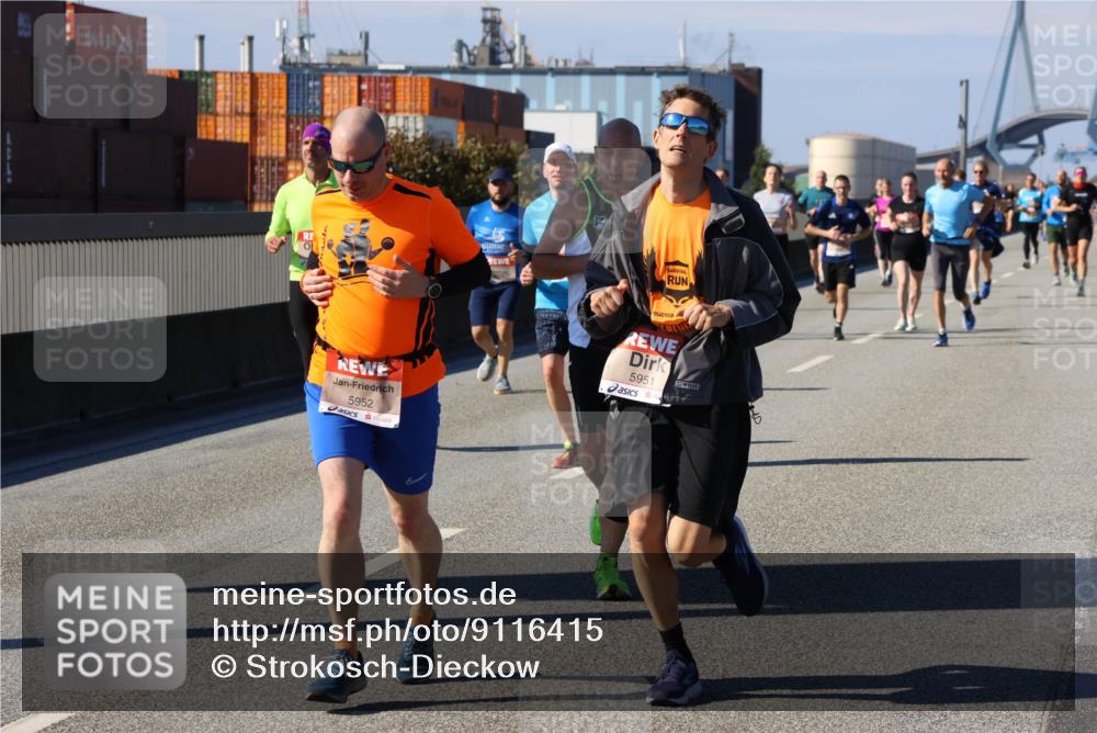 03.10.2025 - Köhlbrandbrückenlauf Strokosch-Dieckow http://msf.ph/oto/9116415 03.10.2025 12:51:06 Position 3 5952, 5951, 943 meine-sportfotos.de