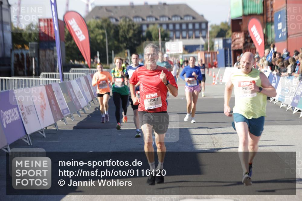 03.10.2025 - Köhlbrandbrückenlauf Jannik Wohlers http://msf.ph/oto/9116420 03.10.2025 13:02:49 Ziel 4116, 4279, 4579, 4619, 4747, 5245, 5726, 5793, 5810, 6175, 6255, 6447, 6739 meine-sportfotos.de