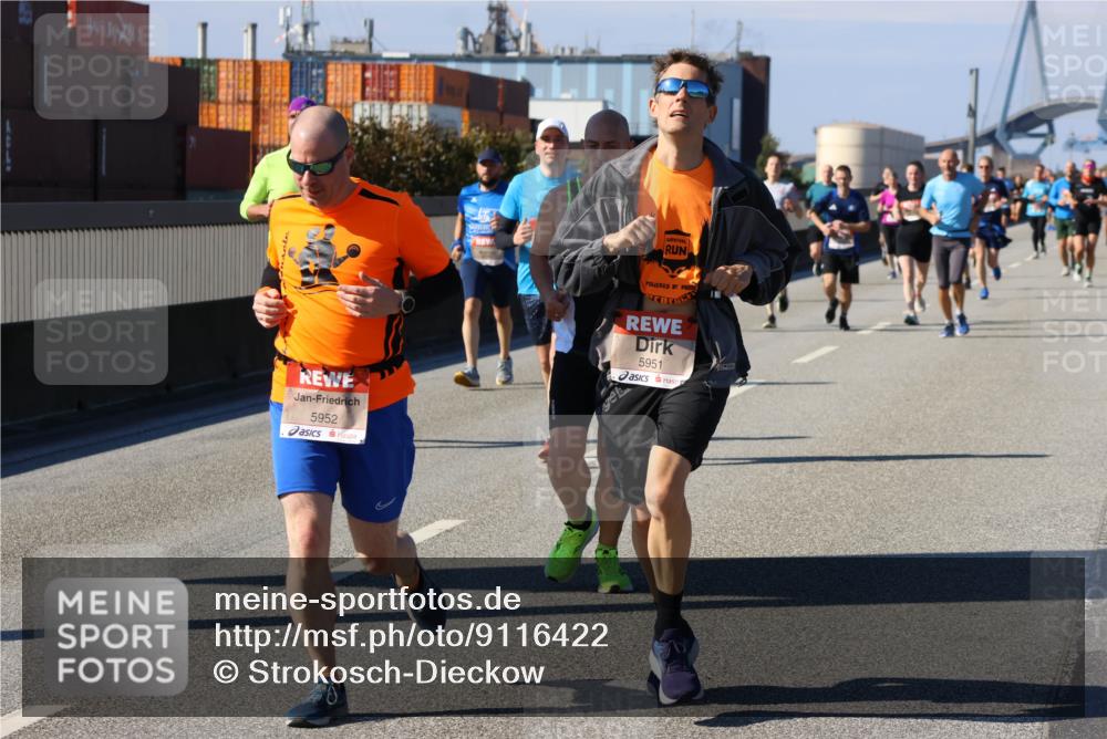 03.10.2025 - Köhlbrandbrückenlauf Strokosch-Dieckow http://msf.ph/oto/9116422 03.10.2025 12:51:06 Position 3 5952, 5951, 32 meine-sportfotos.de