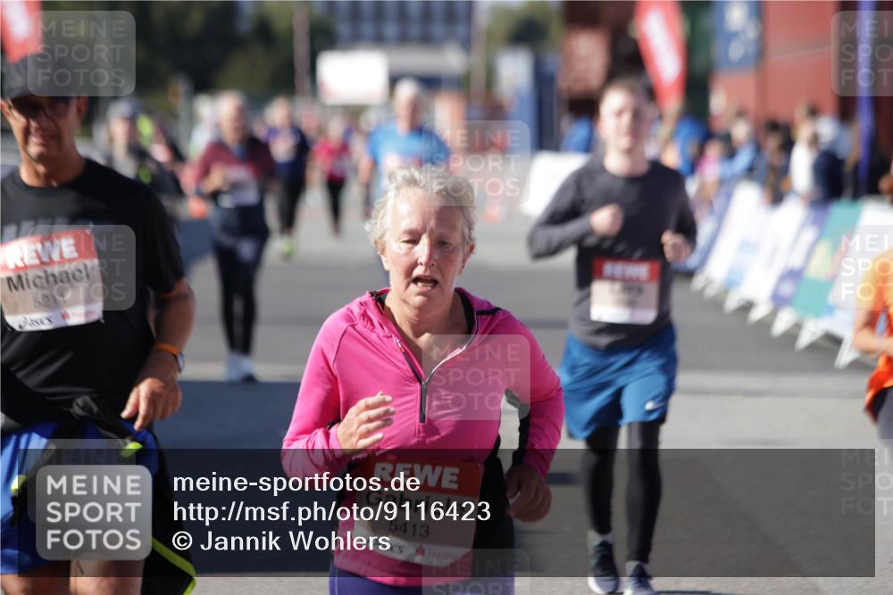 03.10.2025 - Köhlbrandbrückenlauf Jannik Wohlers http://msf.ph/oto/9116423 03.10.2025 13:33:25 Ziel 4755, 4775, 5211, 5413, 5549, 5783, 6276 meine-sportfotos.de