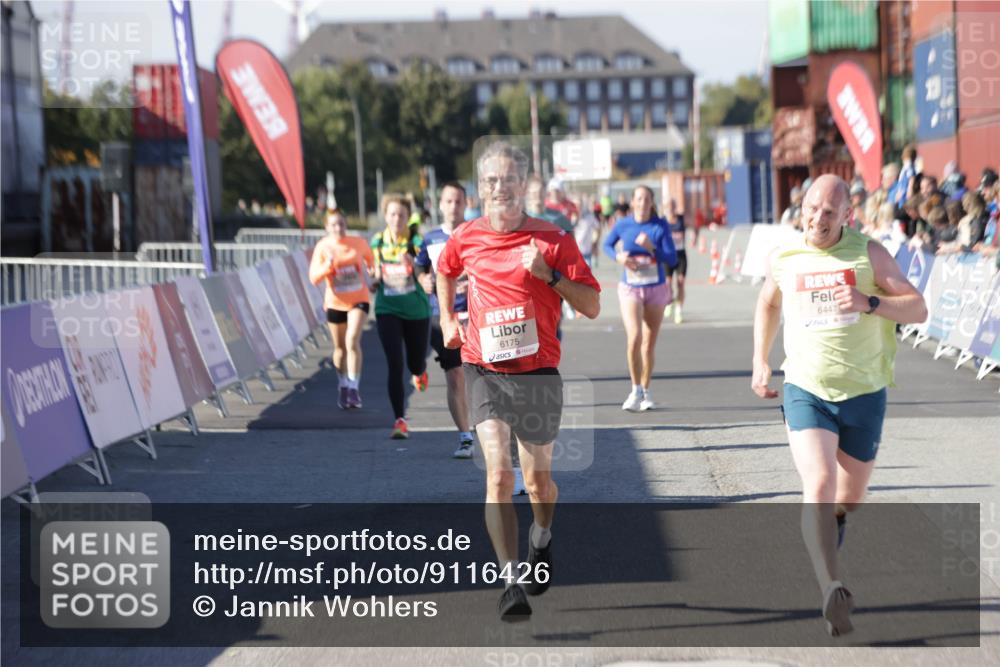 03.10.2025 - Köhlbrandbrückenlauf Jannik Wohlers http://msf.ph/oto/9116426 03.10.2025 13:02:49 Ziel 4116, 4279, 4579, 4619, 4747, 5245, 5726, 5793, 5810, 6175, 6255, 6447, 6739 meine-sportfotos.de