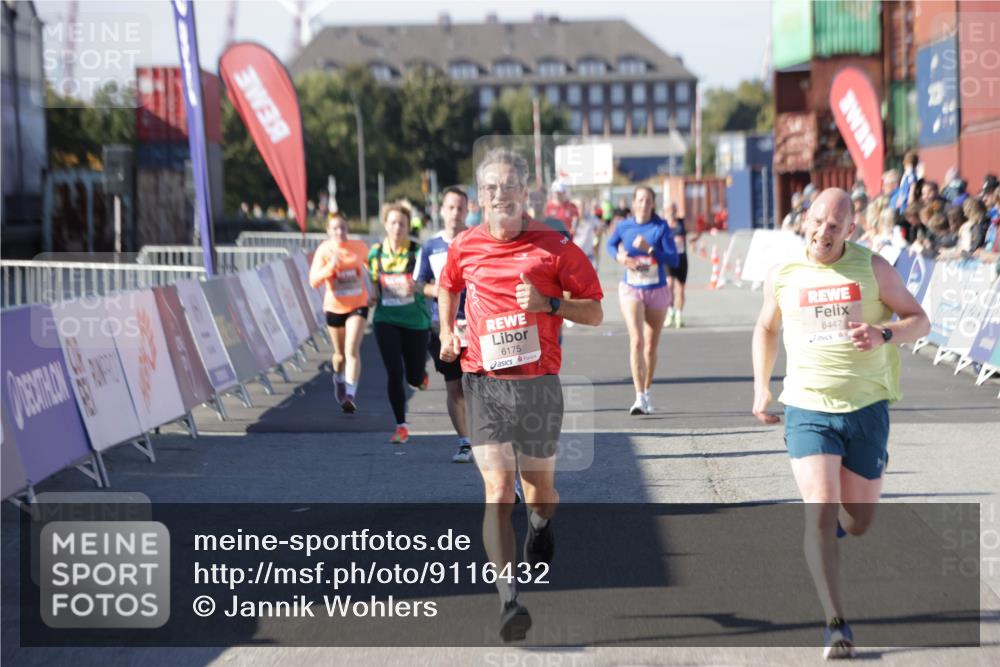 03.10.2025 - Köhlbrandbrückenlauf Jannik Wohlers http://msf.ph/oto/9116432 03.10.2025 13:02:49 Ziel 4116, 4279, 4579, 4619, 4747, 5245, 5726, 5793, 5810, 6175, 6255, 6447, 6739 meine-sportfotos.de
