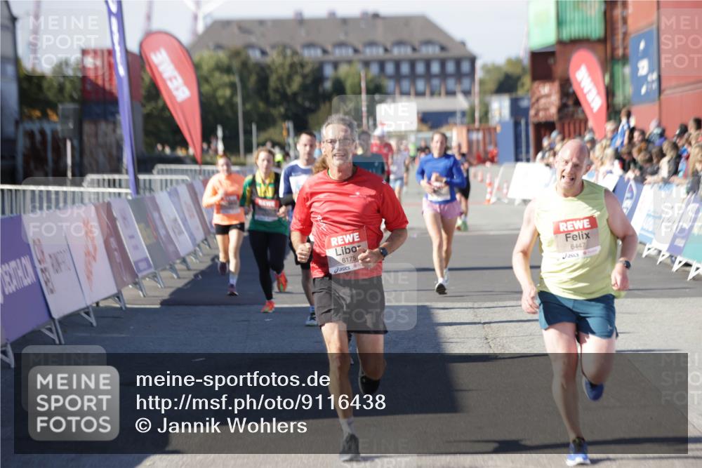 03.10.2025 - Köhlbrandbrückenlauf Jannik Wohlers http://msf.ph/oto/9116438 03.10.2025 13:02:49 Ziel 4116, 4279, 4579, 4619, 4747, 5245, 5726, 5793, 5810, 6175, 6255, 6447, 6739 meine-sportfotos.de