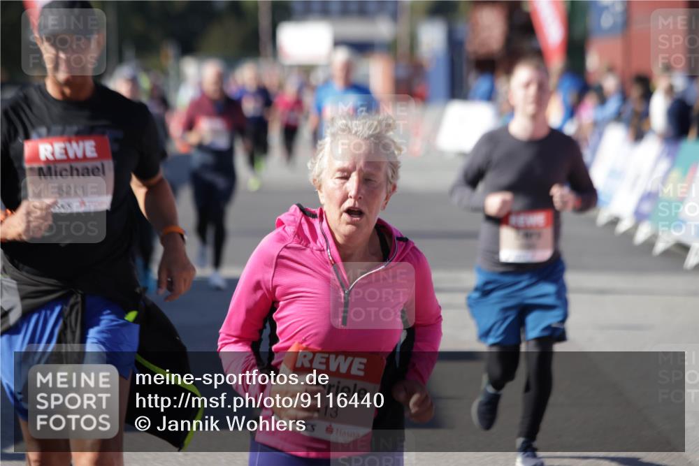 03.10.2025 - Köhlbrandbrückenlauf Jannik Wohlers http://msf.ph/oto/9116440 03.10.2025 13:33:26 Ziel 4006, 4755, 5211, 5281, 5413, 5549, 5783, 6276 meine-sportfotos.de