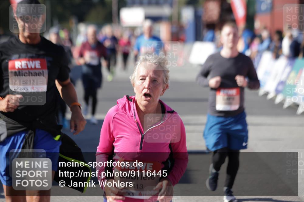 03.10.2025 - Köhlbrandbrückenlauf Jannik Wohlers http://msf.ph/oto/9116445 03.10.2025 13:33:26 Ziel 4006, 4755, 5211, 5281, 5413, 5549, 5783, 6276 meine-sportfotos.de