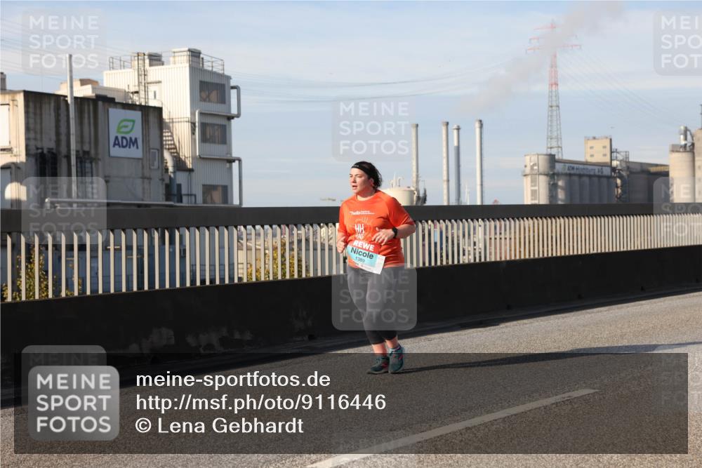 03.10.2025 - Köhlbrandbrückenlauf Lena Gebhardt http://msf.ph/oto/9116446 03.10.2025 10:20:26 Position 2 1389 meine-sportfotos.de