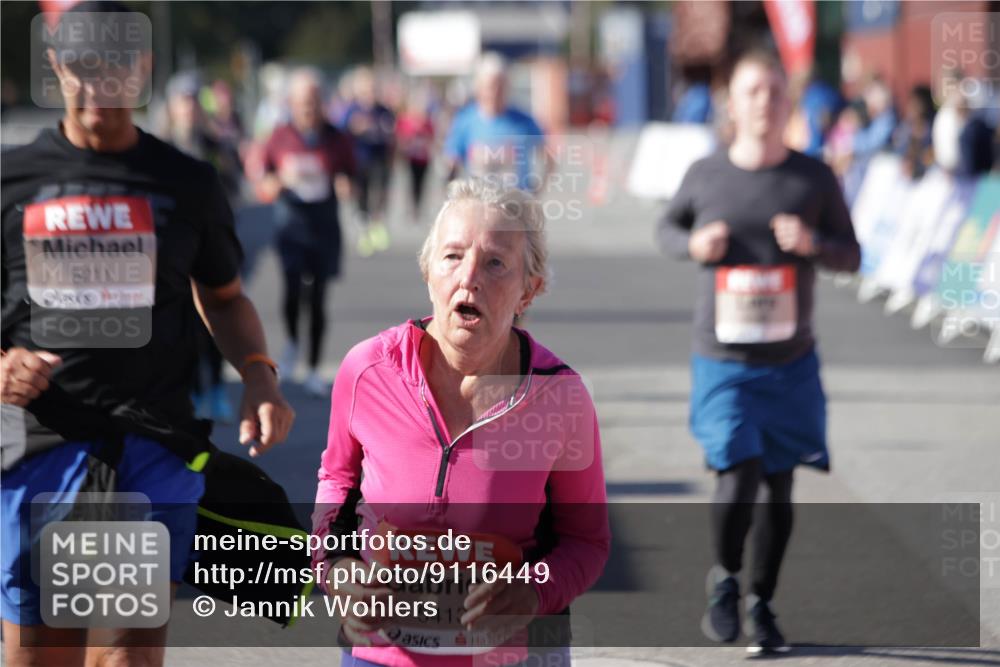 03.10.2025 - Köhlbrandbrückenlauf Jannik Wohlers http://msf.ph/oto/9116449 03.10.2025 13:33:26 Ziel 4006, 4755, 5211, 5281, 5413, 5549, 5783, 6276 meine-sportfotos.de