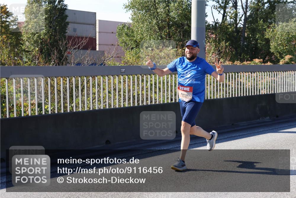 03.10.2025 - Köhlbrandbrückenlauf Strokosch-Dieckow http://msf.ph/oto/9116456 03.10.2025 12:51:11 Position 3 880, 6719 meine-sportfotos.de