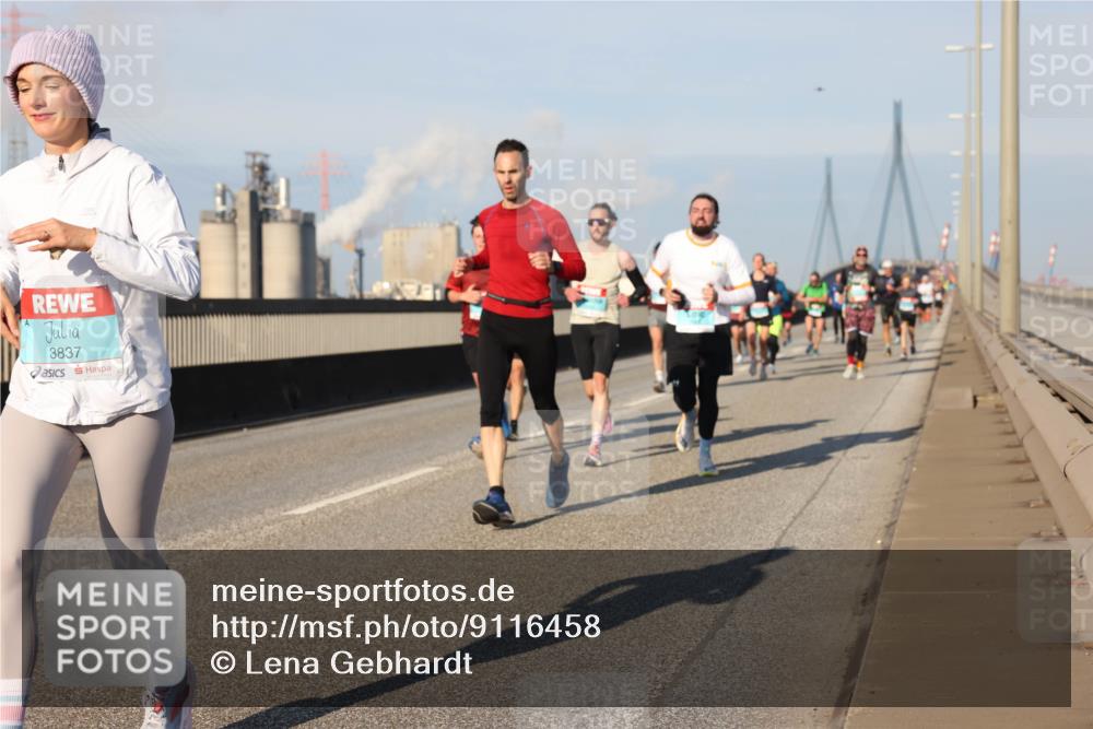 03.10.2025 - Köhlbrandbrückenlauf Lena Gebhardt http://msf.ph/oto/9116458 03.10.2025 09:44:05 Position 2 3837 meine-sportfotos.de