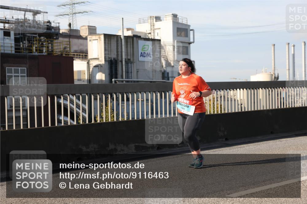 03.10.2025 - Köhlbrandbrückenlauf Lena Gebhardt http://msf.ph/oto/9116463 03.10.2025 10:20:27 Position 2 1389 meine-sportfotos.de