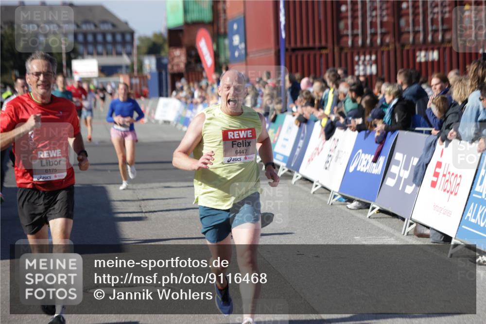 03.10.2025 - Köhlbrandbrückenlauf Jannik Wohlers http://msf.ph/oto/9116468 03.10.2025 13:02:50 Ziel 4095, 4116, 4203, 4279, 4579, 4619, 4747, 5245, 5726, 5793, 5810, 6175, 6255, 6447, 6739 meine-sportfotos.de