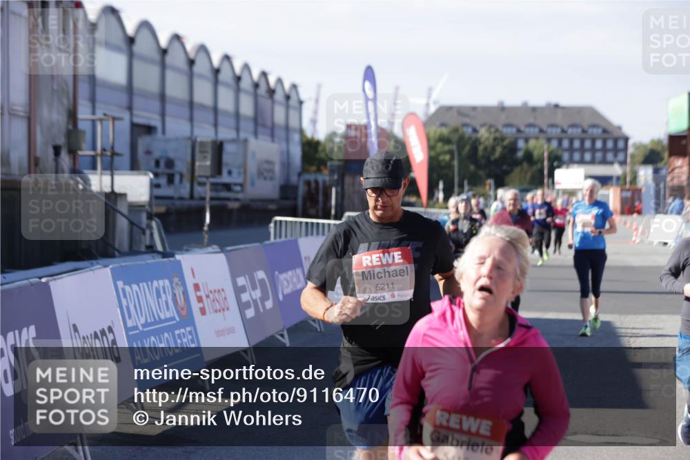 03.10.2025 - Köhlbrandbrückenlauf Jannik Wohlers http://msf.ph/oto/9116470 03.10.2025 13:33:26 Ziel 4006, 4755, 5211, 5281, 5413, 5549, 5783, 6276 meine-sportfotos.de