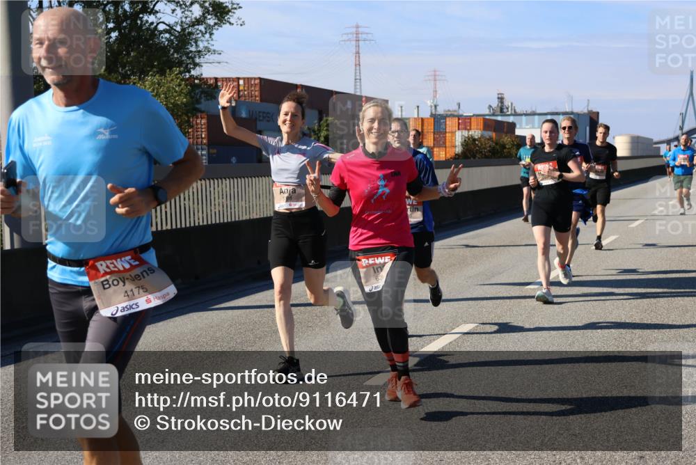 03.10.2025 - Köhlbrandbrückenlauf Strokosch-Dieckow http://msf.ph/oto/9116471 03.10.2025 12:51:15 Position 3 1, 10, 2015, 4175 meine-sportfotos.de