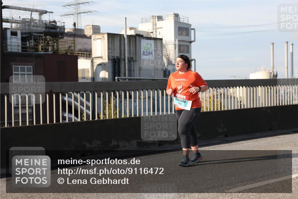 03.10.2025 - Köhlbrandbrückenlauf Lena Gebhardt http://msf.ph/oto/9116472 03.10.2025 10:20:27 Position 2 1389 meine-sportfotos.de