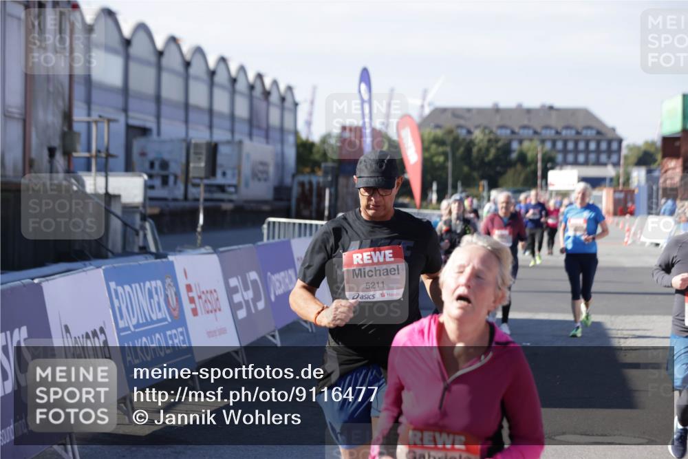 03.10.2025 - Köhlbrandbrückenlauf Jannik Wohlers http://msf.ph/oto/9116477 03.10.2025 13:33:26 Ziel 4006, 4755, 5211, 5281, 5413, 5549, 5783, 6276 meine-sportfotos.de