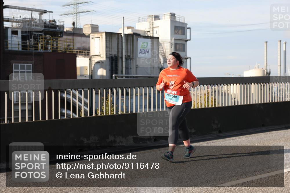 03.10.2025 - Köhlbrandbrückenlauf Lena Gebhardt http://msf.ph/oto/9116478 03.10.2025 10:20:27 Position 2 1389 meine-sportfotos.de