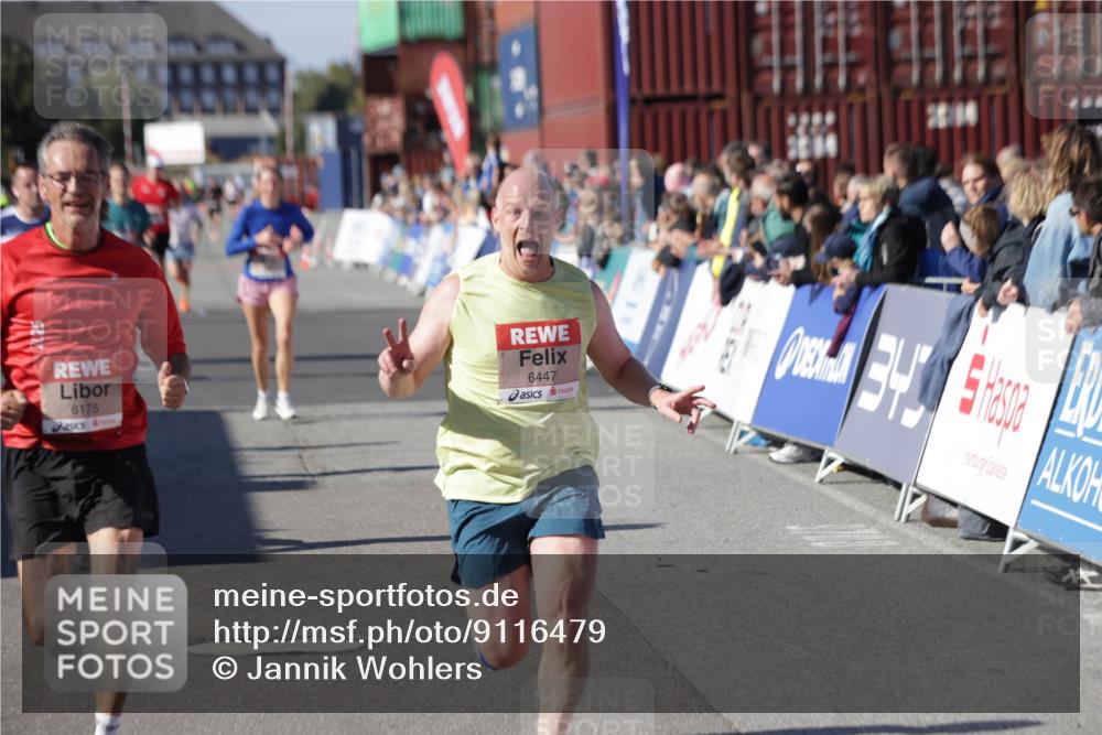 03.10.2025 - Köhlbrandbrückenlauf Jannik Wohlers http://msf.ph/oto/9116479 03.10.2025 13:02:50 Ziel 4095, 4116, 4203, 4279, 4579, 4619, 4747, 5245, 5726, 5793, 5810, 6175, 6255, 6447, 6739 meine-sportfotos.de