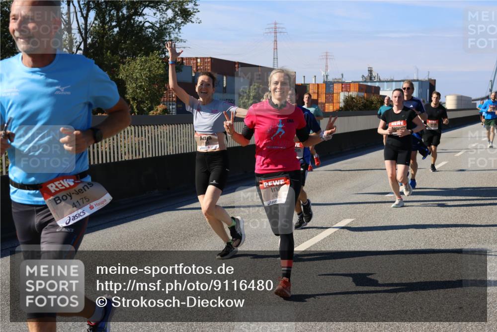 03.10.2025 - Köhlbrandbrückenlauf Strokosch-Dieckow http://msf.ph/oto/9116480 03.10.2025 12:51:15 Position 3 01, 10, 2015, 4175, 62 meine-sportfotos.de