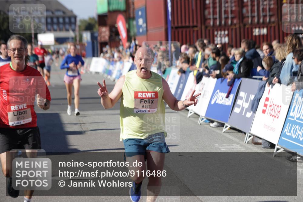 03.10.2025 - Köhlbrandbrückenlauf Jannik Wohlers http://msf.ph/oto/9116486 03.10.2025 13:02:50 Ziel 4095, 4116, 4203, 4279, 4579, 4619, 4747, 5245, 5726, 5793, 5810, 6175, 6255, 6447, 6739 meine-sportfotos.de