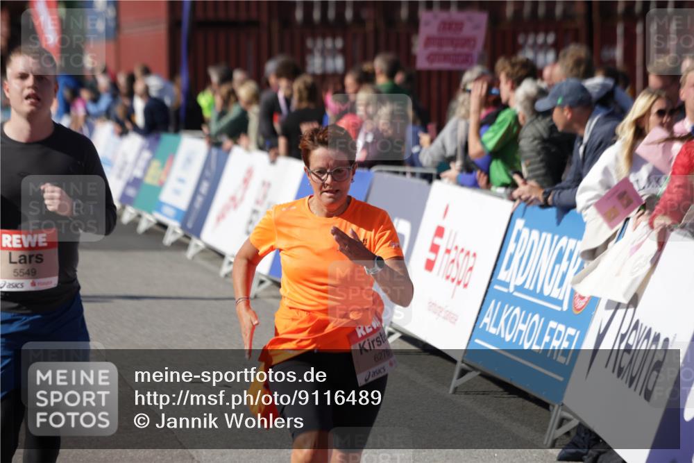 03.10.2025 - Köhlbrandbrückenlauf Jannik Wohlers http://msf.ph/oto/9116489 03.10.2025 13:33:27 Ziel 4006, 5179, 5211, 5281, 5413, 5549, 5783, 6094, 6276 meine-sportfotos.de