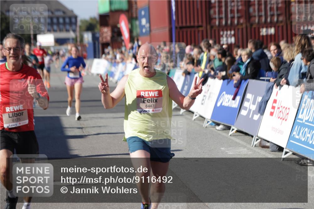 03.10.2025 - Köhlbrandbrückenlauf Jannik Wohlers http://msf.ph/oto/9116492 03.10.2025 13:02:50 Ziel 4095, 4116, 4203, 4279, 4579, 4619, 4747, 5245, 5726, 5793, 5810, 6175, 6255, 6447, 6739 meine-sportfotos.de